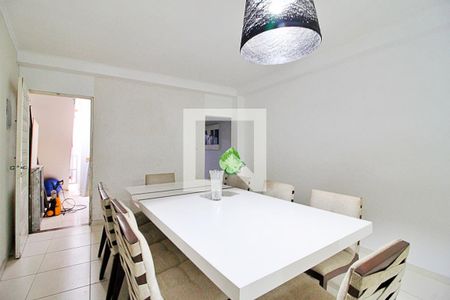 Casa à venda com 220m², 4 quartos e 2 vagasCopa