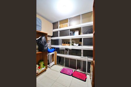 Casa à venda com 220m², 4 quartos e 2 vagasQuarto de Serviço