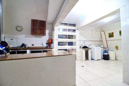 Casa à venda com 220m², 4 quartos e 2 vagasÁrea de Serviço