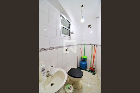 Casa à venda com 220m², 4 quartos e 2 vagasBanheiro de serviço