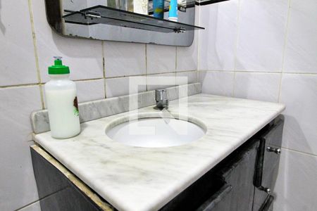 Casa à venda com 220m², 4 quartos e 2 vagasBanheiro 2