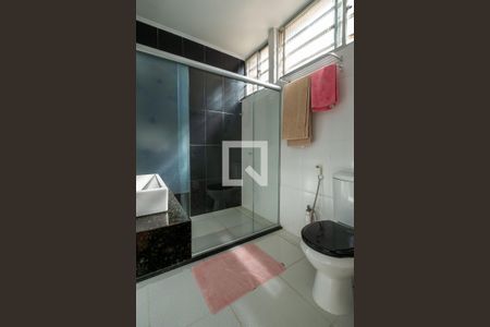 Casa à venda com 380m², 3 quartos e 4 vagasBanheiro da Suíte