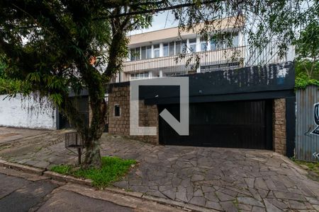 Casa à venda com 380m², 3 quartos e 4 vagasFachada