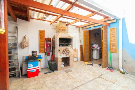 Casa à venda com 135m², 5 quartos e 2 vagasChurrasqueira