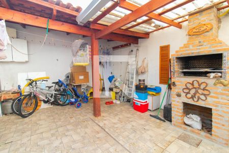 Casa à venda com 135m², 5 quartos e 2 vagasChurrasqueira