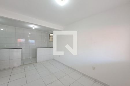 Sala de casa para alugar com 1 quarto, 65m² em Pilares, Rio de Janeiro