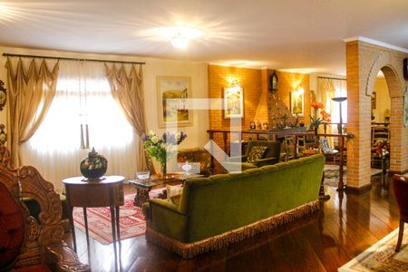 Casa à venda com 761m², 3 quartos e 6 vagasSala