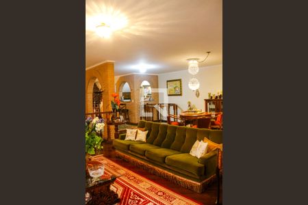 Casa à venda com 761m², 3 quartos e 6 vagasSala