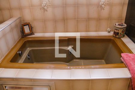 Casa à venda com 761m², 3 quartos e 6 vagasBanheiro da Suíte 2