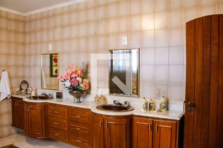 Casa à venda com 761m², 3 quartos e 6 vagasBanheiro da Suíte 1