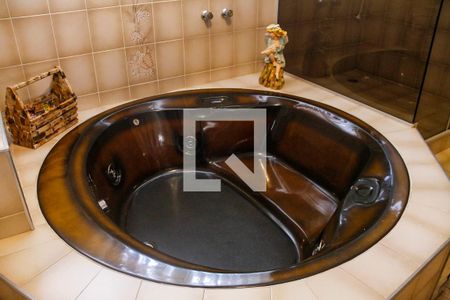 Casa à venda com 761m², 3 quartos e 6 vagasBanheiro da Suíte 1