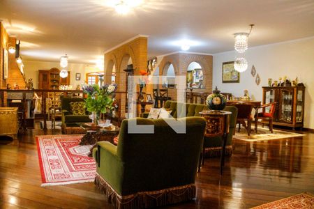 Casa à venda com 761m², 3 quartos e 6 vagasSala