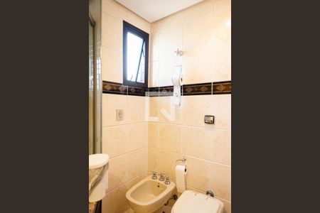 Apartamento à venda com 178m², 4 quartos e 3 vagas Apartamento à venda com 178m², 4 quartos e 3 vagasBanheiro da Suíte 2