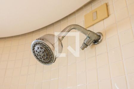 Apartamento à venda com 178m², 4 quartos e 3 vagas Apartamento à venda com 178m², 4 quartos e 3 vagasDetalhe Chuveiro