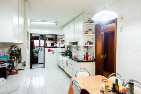 Apartamento à venda com 178m², 4 quartos e 3 vagas Apartamento à venda com 178m², 4 quartos e 3 vagasCozinha