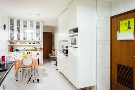 Apartamento à venda com 178m², 4 quartos e 3 vagas Apartamento à venda com 178m², 4 quartos e 3 vagasCozinha