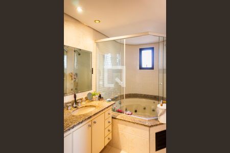 Apartamento à venda com 178m², 4 quartos e 3 vagas Apartamento à venda com 178m², 4 quartos e 3 vagasBanheiro da Suíte 2