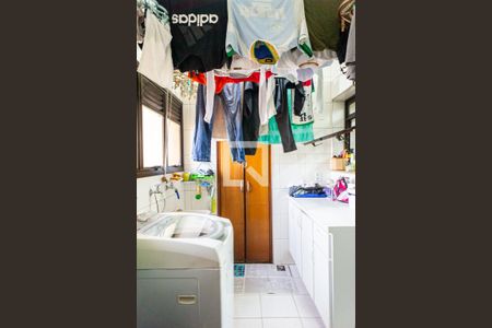 Apartamento à venda com 178m², 4 quartos e 3 vagas Apartamento à venda com 178m², 4 quartos e 3 vagasÁrea de Serviço