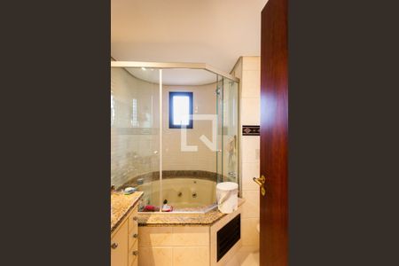 Apartamento à venda com 178m², 4 quartos e 3 vagas Apartamento à venda com 178m², 4 quartos e 3 vagasBanheiro da Suíte 2