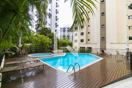 Apartamento à venda com 131m², 3 quartos e 4 vagas Apartamento à venda com 131m², 3 quartos e 4 vagasÁrea comum - Piscina