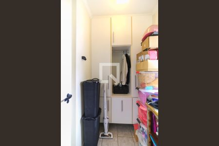 Apartamento à venda com 131m², 3 quartos e 4 vagas Apartamento à venda com 131m², 3 quartos e 4 vagasQuarto de Serviço