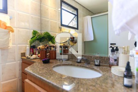 Apartamento à venda com 131m², 3 quartos e 4 vagas Apartamento à venda com 131m², 3 quartos e 4 vagasBanheiro da Suíte 1