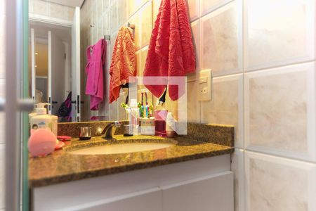 Apartamento à venda com 131m², 3 quartos e 4 vagas Apartamento à venda com 131m², 3 quartos e 4 vagasBanheiro da Suíte 2