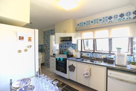 Apartamento à venda com 131m², 3 quartos e 4 vagas Apartamento à venda com 131m², 3 quartos e 4 vagasCozinha