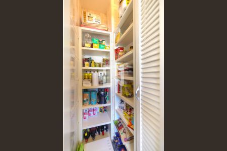 Apartamento à venda com 131m², 3 quartos e 4 vagas Apartamento à venda com 131m², 3 quartos e 4 vagasDespensa