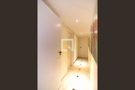 Apartamento à venda com 131m², 3 quartos e 4 vagas Apartamento à venda com 131m², 3 quartos e 4 vagasCorredor