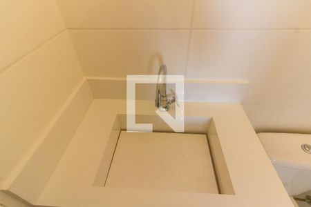 Banheiro de apartamento para alugar com 2 quartos, 35m² em Barra Funda, São Paulo