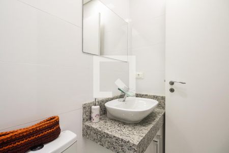 Casa à venda com 225m², 3 quartos e 4 vagasBanheiro Suíte 2