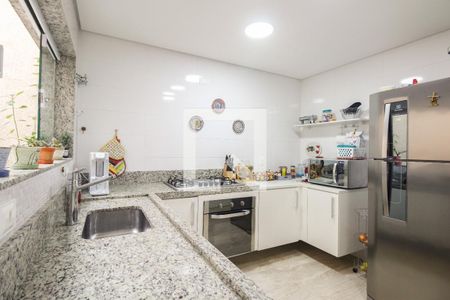 Casa à venda com 225m², 3 quartos e 4 vagasCozinha 