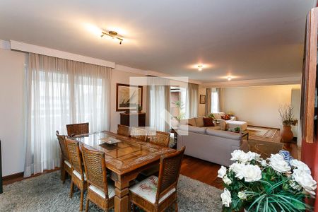 Apartamento à venda com 261m², 4 quartos e 4 vagassala 