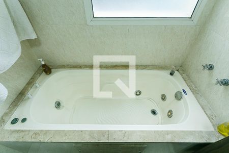 Apartamento à venda com 261m², 4 quartos e 4 vagasBanheiro da Suíte 4