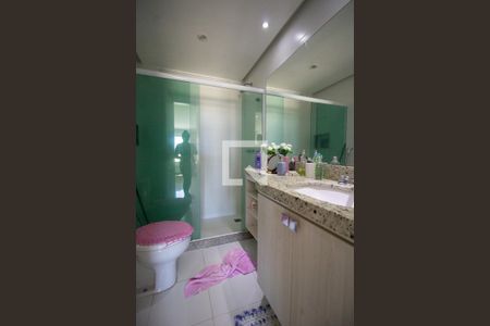 Apartamento à venda com 210m², 3 quartos e 2 vagas Apartamento à venda com 210m², 3 quartos e 2 vagasBanheiro da Suíte 3