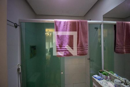 Apartamento à venda com 210m², 3 quartos e 2 vagas Apartamento à venda com 210m², 3 quartos e 2 vagasBanheiro da Suíte 1