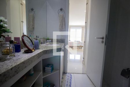 Apartamento à venda com 210m², 3 quartos e 2 vagas Apartamento à venda com 210m², 3 quartos e 2 vagasBanheiro da Suíte 3