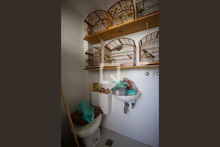 Apartamento à venda com 210m², 3 quartos e 2 vagas Apartamento à venda com 210m², 3 quartos e 2 vagasBanheiro de Serviço