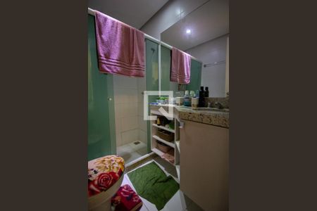 Apartamento à venda com 210m², 3 quartos e 2 vagas Apartamento à venda com 210m², 3 quartos e 2 vagasBanheiro da Suíte 1