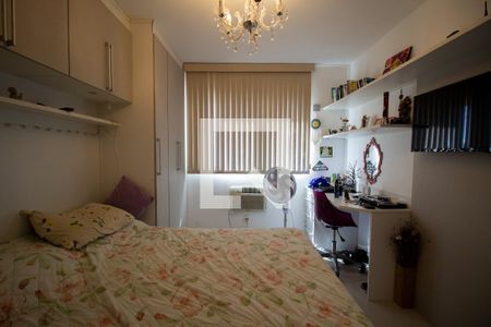 Apartamento à venda com 210m², 3 quartos e 2 vagas Apartamento à venda com 210m², 3 quartos e 2 vagasSuíte 1