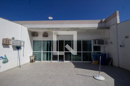 Apartamento à venda com 210m², 3 quartos e 2 vagas Apartamento à venda com 210m², 3 quartos e 2 vagasVaranda