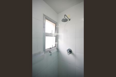 Apartamento à venda com 180m², 4 quartos e 4 vagasChuveiro do banheiro da suíte 