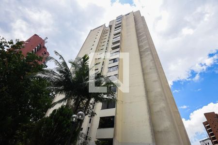 Apartamento à venda com 180m², 4 quartos e 4 vagasFachada