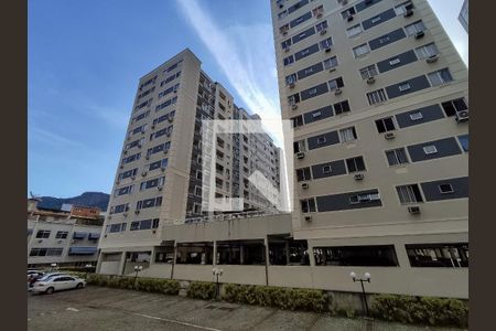 Apartamento à venda com 54m², 2 quartos e 1 vaga Apartamento à venda com 54m², 2 quartos e 1 vagaFachada do bloco