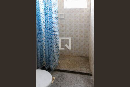 Banheiro de kitnet/studio à venda com 1 quarto, 48m² em Passo D’areia, Porto Alegre