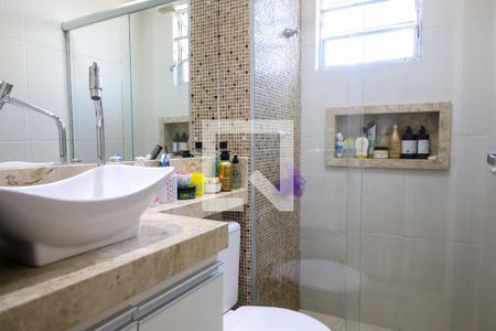 Banheiro de apartamento para alugar com 2 quartos, 49m² em Camargos, Belo Horizonte