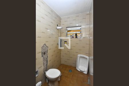 Casa para alugar com 210m², 3 quartos e 3 vagasBanheiro 2