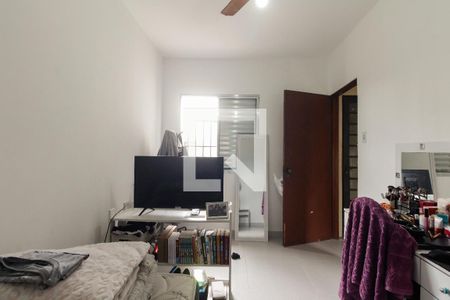 Casa à venda com 160m², 4 quartos e 5 vagas Casa à venda com 160m², 4 quartos e 5 vagasQuarto 3 (Externo)