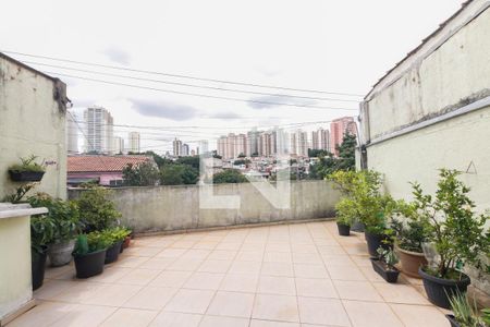 Casa à venda com 160m², 4 quartos e 5 vagas Casa à venda com 160m², 4 quartos e 5 vagasQuintal